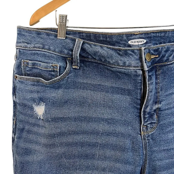 Old Navy Distressed Shorts Plus Size 22 Medium Wash Frayed Holes Cuffed Hem Blue - Picture 5 of 10